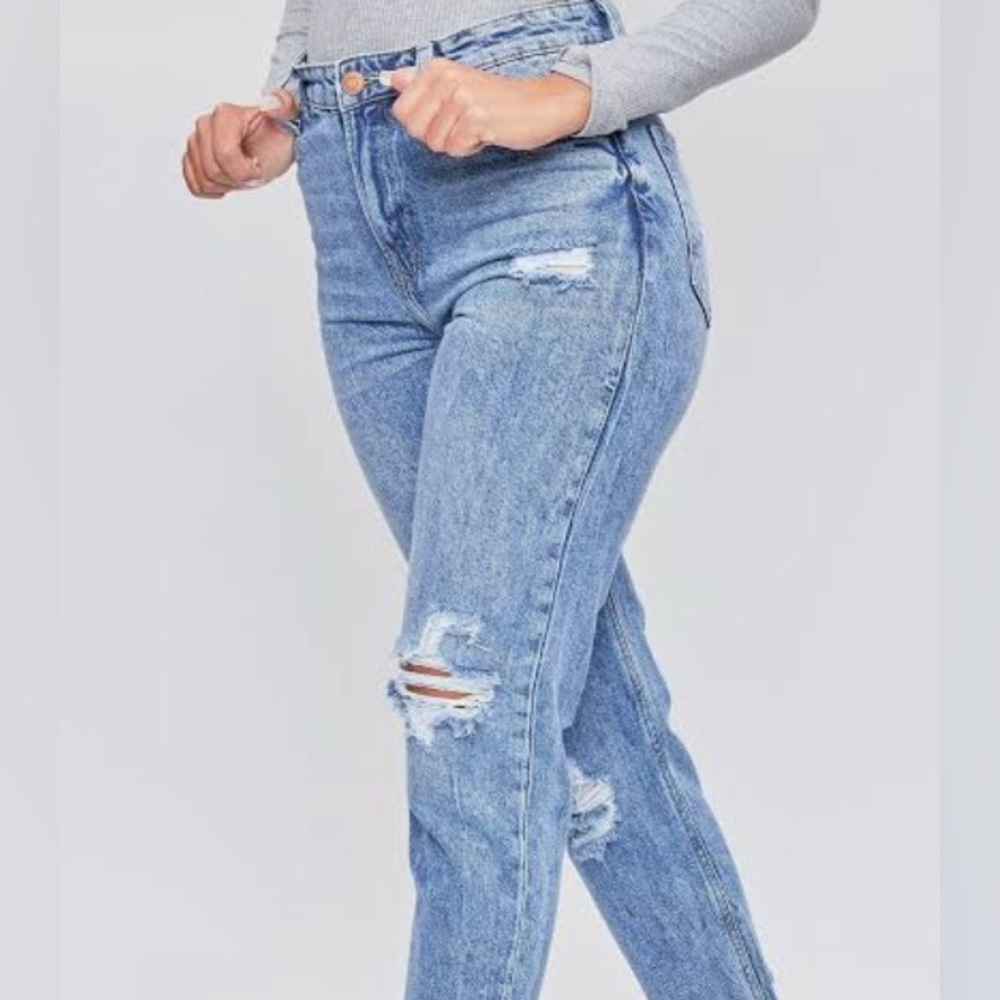 YMI Dream distressed Mom jeans size women’s 28